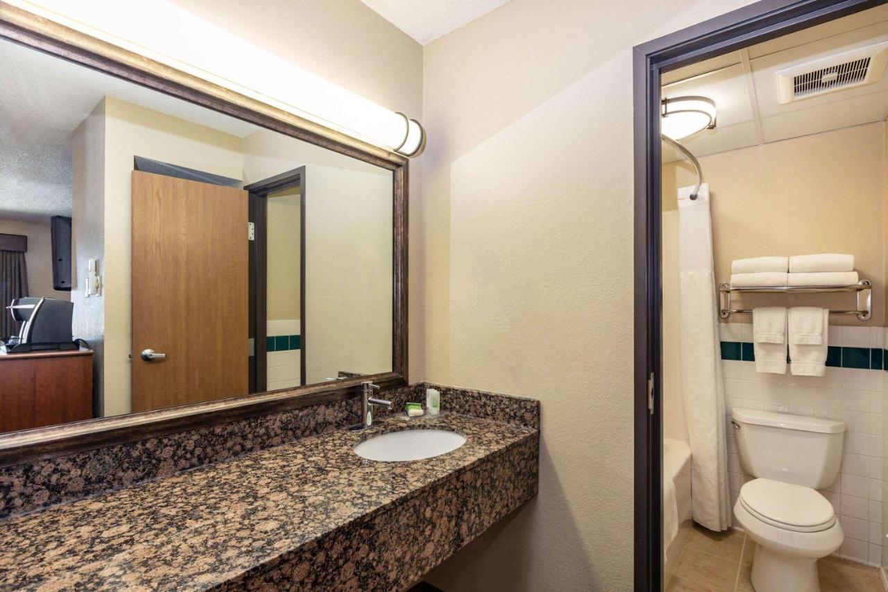 Americinn By Wyndham Roseau Esterno foto