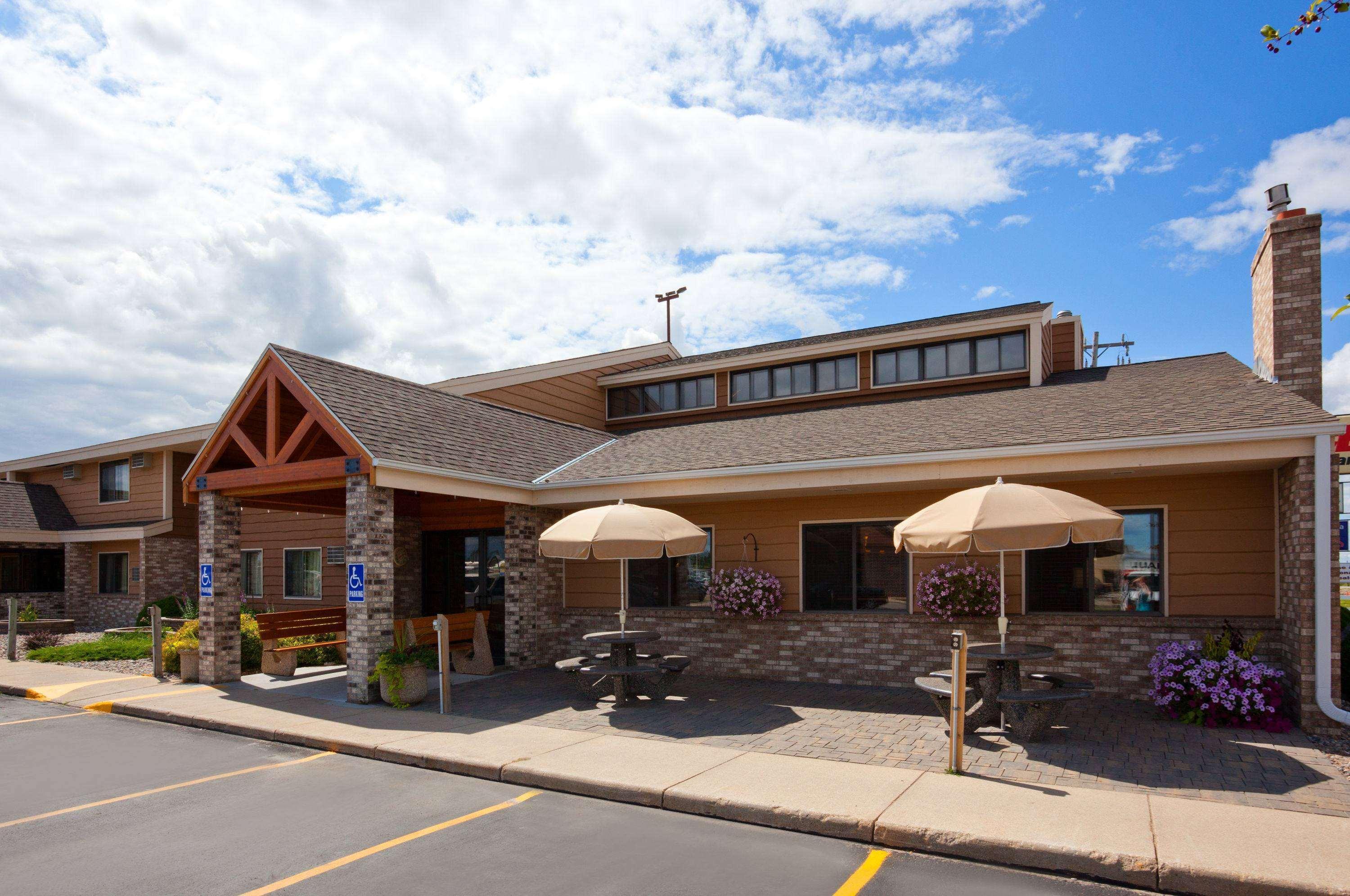 Americinn By Wyndham Roseau Esterno foto