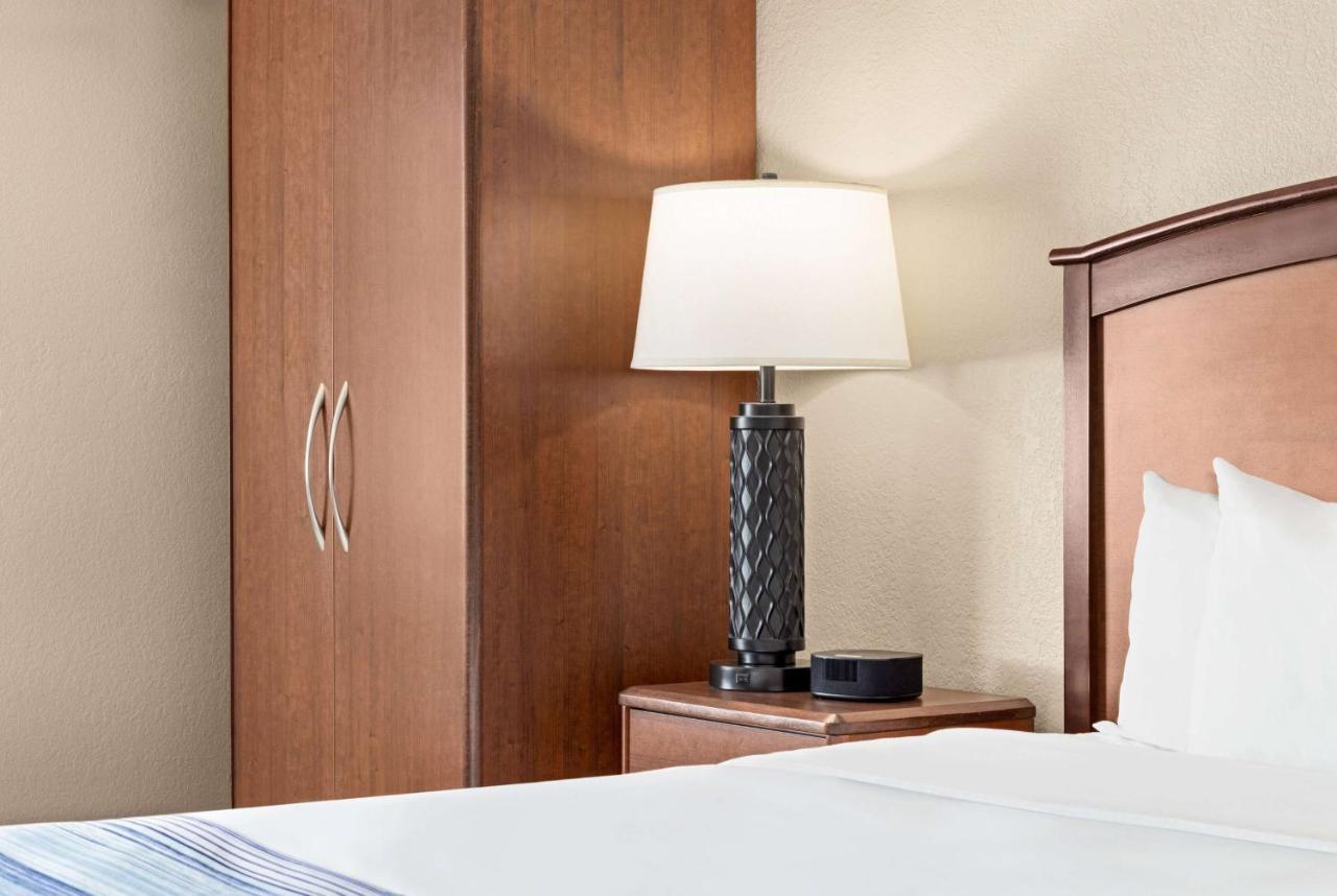 Americinn By Wyndham Roseau Esterno foto
