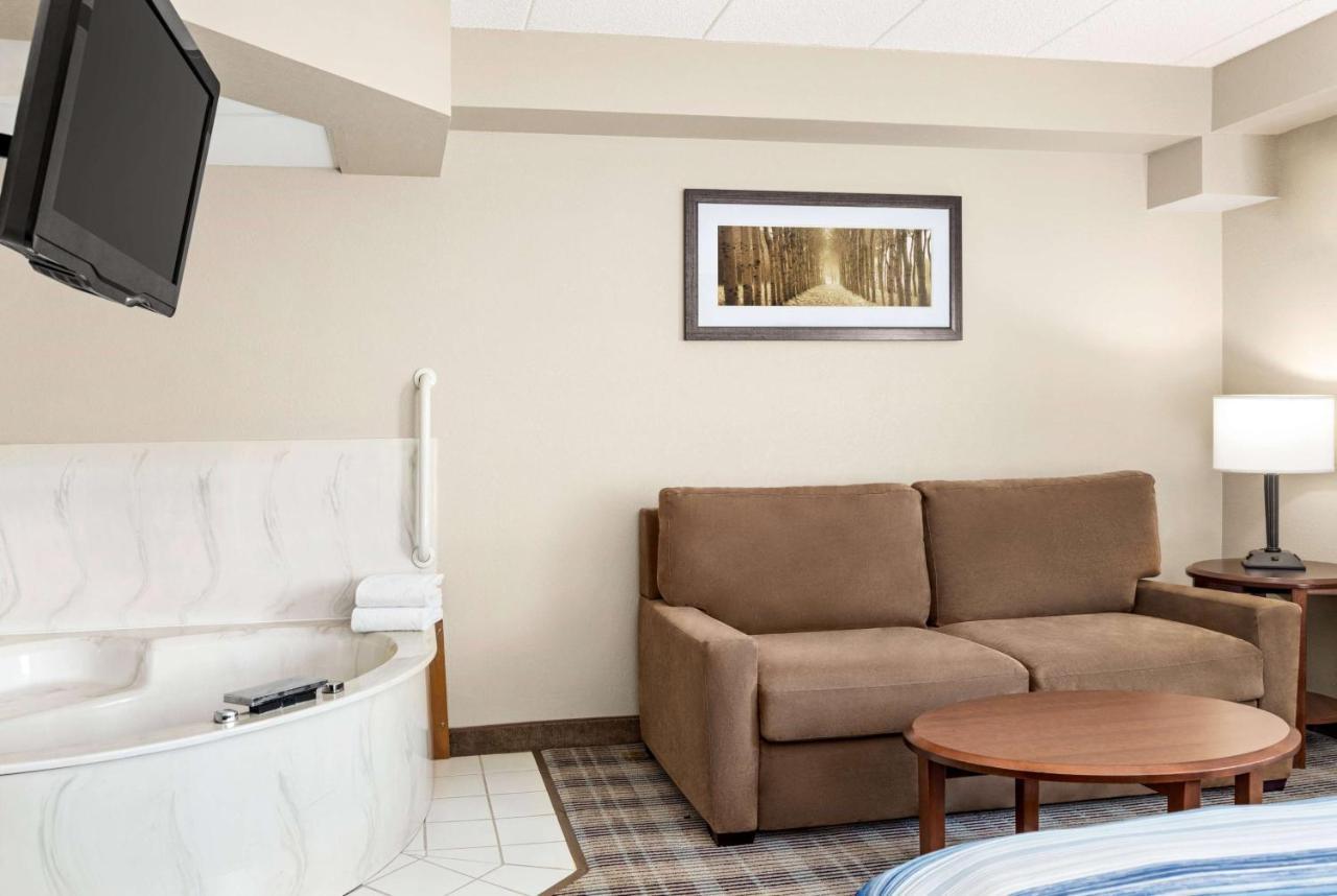 Americinn By Wyndham Roseau Esterno foto